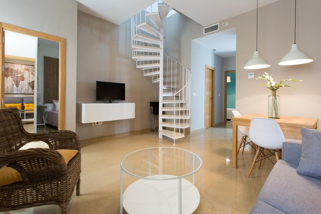 Apartamentos Diaber Alberto Lista Sevilla Zimmer foto