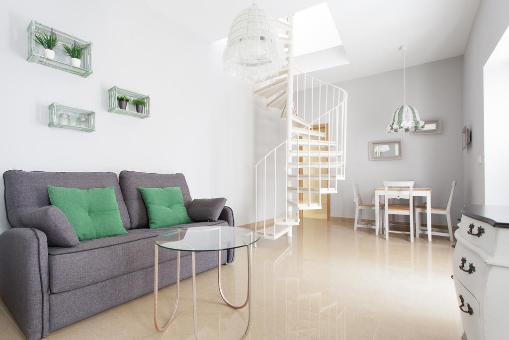 Apartamentos Diaber Alberto Lista Sevilla Exterior foto